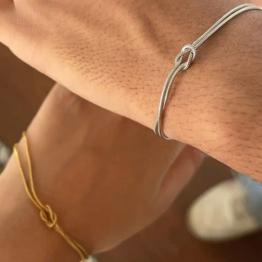 Eternal Knot Bracelet - The Aarna Jewels