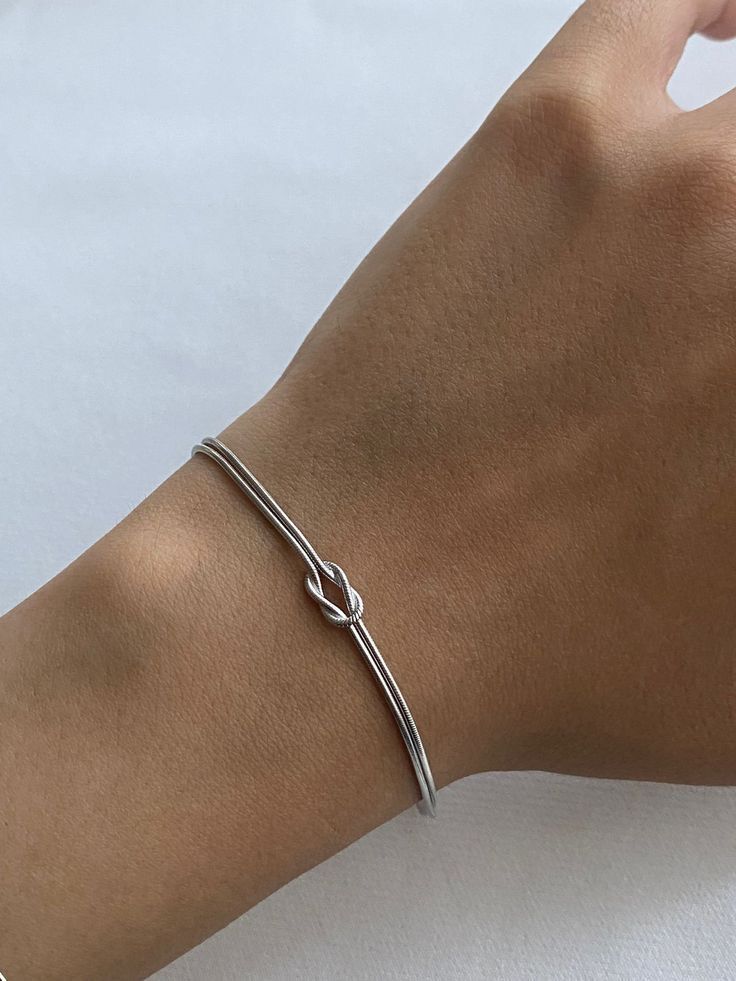 Eternal Knot Bracelet - The Aarna Jewels