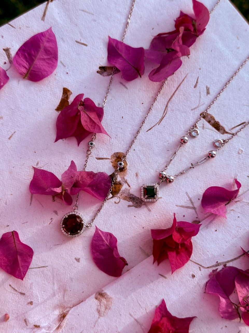 Scarlet Halo Pendant Chain - The Aarna Jewels