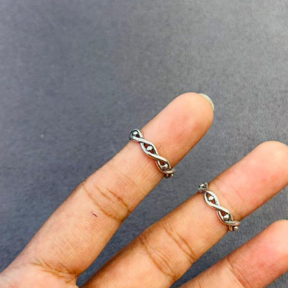 Twist of Elegance 925 Silver Toe Rings - The Aarna Jewels