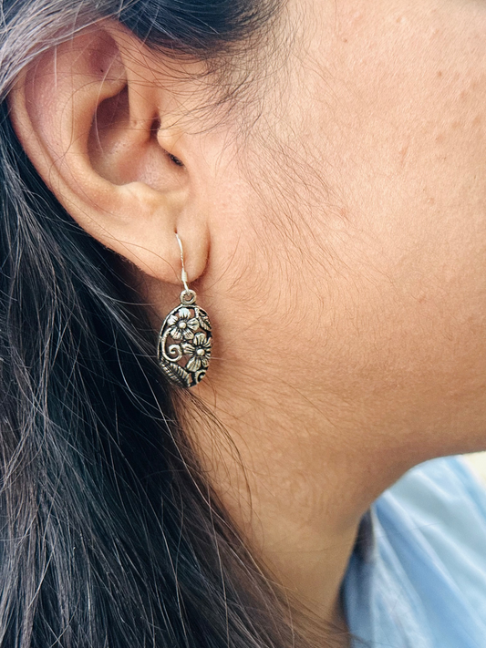 Vintage Floral Drop Earrings - The Aarna Jewels