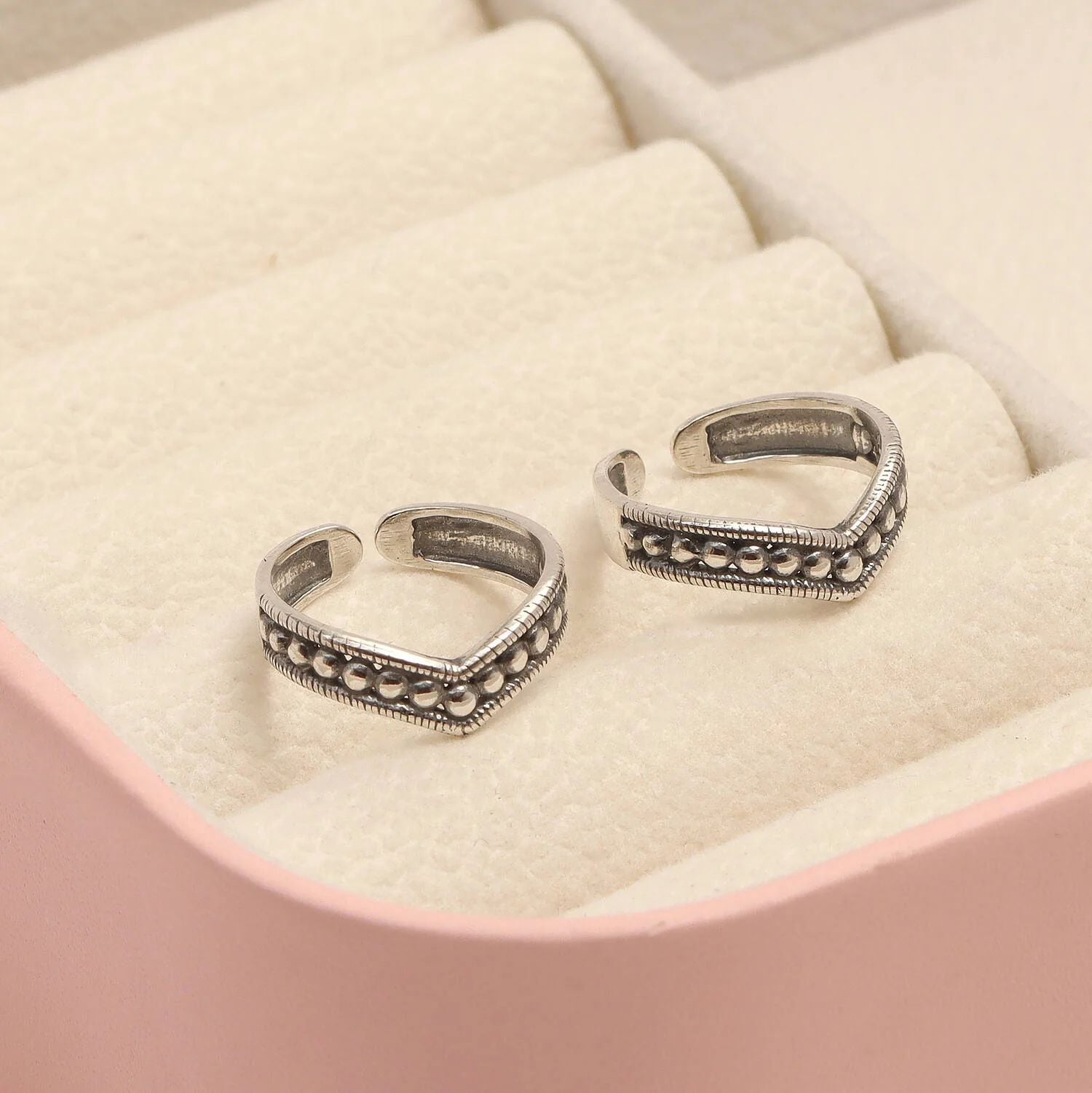 Chevron Toe Rings - The Aarna Jewels