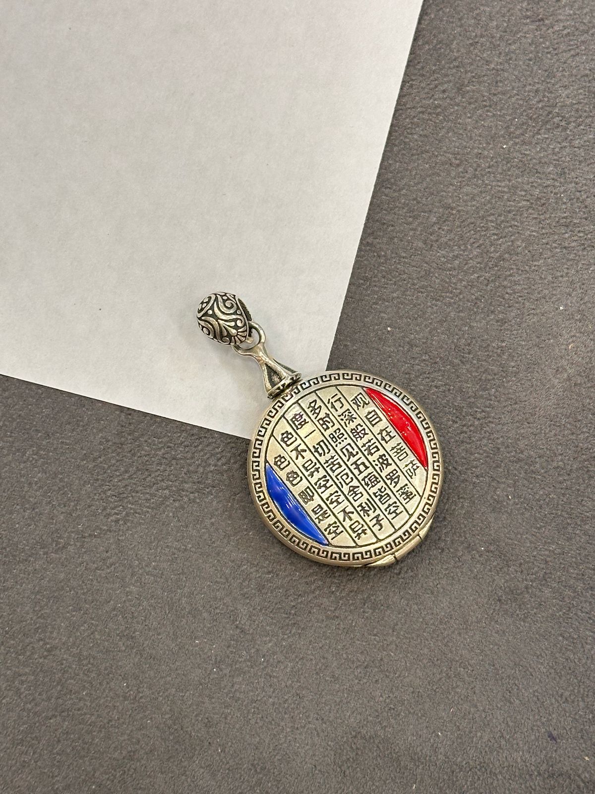 Chuppi Daulat Pendant - The Aarna Jewels