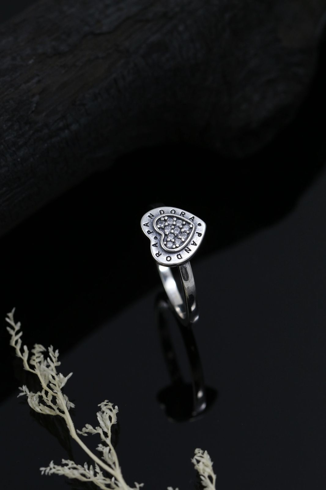 Eternal Heart Ring - The Aarna Jewels