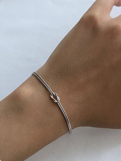 Eternal Knot Bracelet - The Aarna Jewels