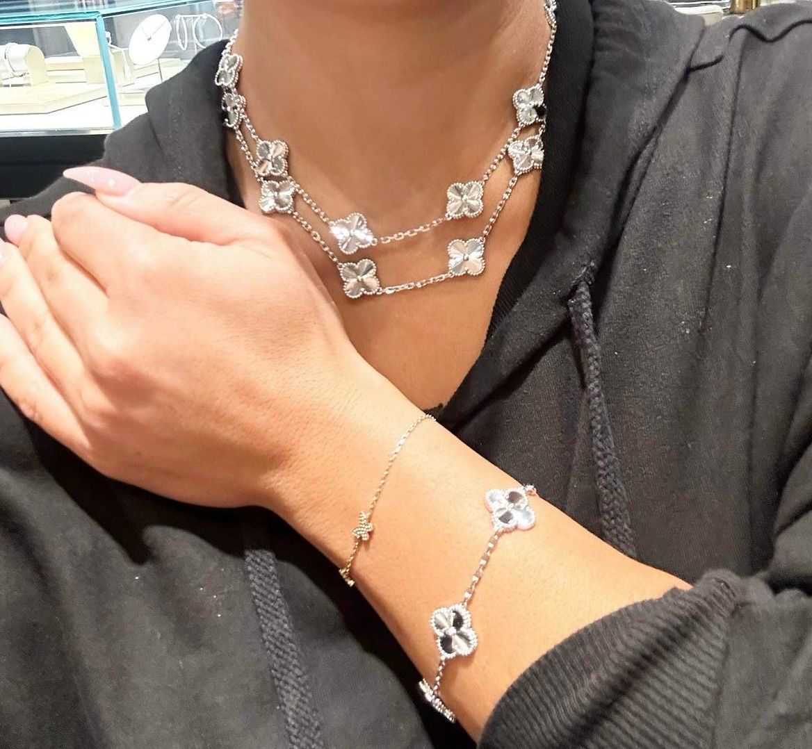 Iris Five Clover Bracelet - The Aarna Jewels