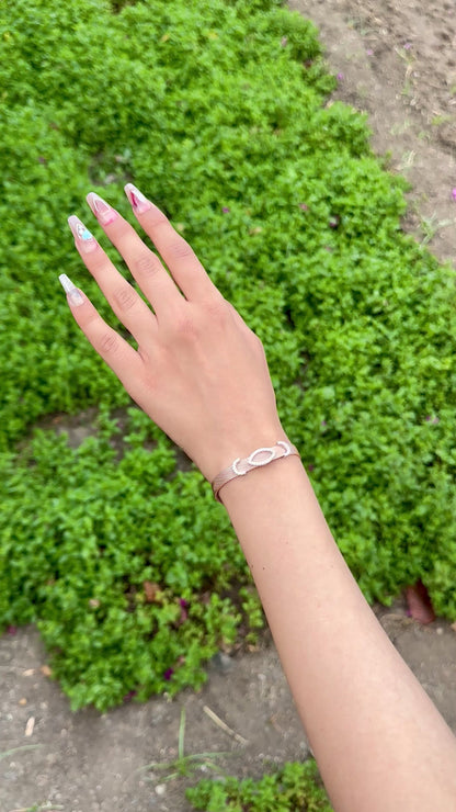 Gloria Wrist Belt