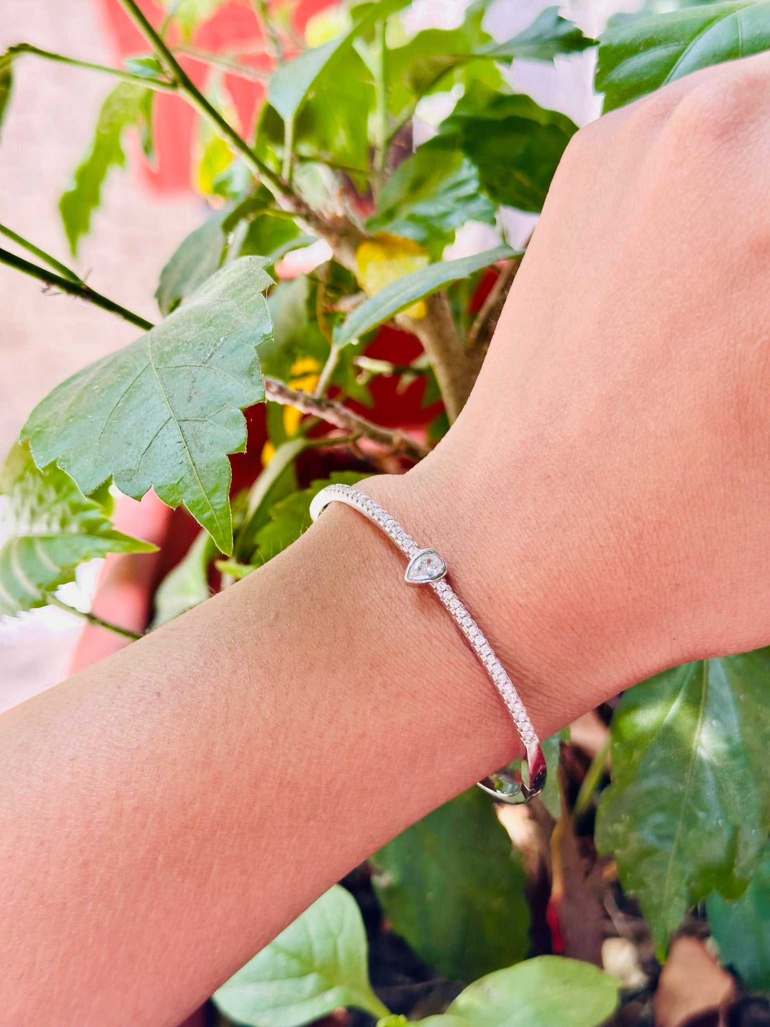 Timeless Teardrop Bracelet - The Aarna Jewels