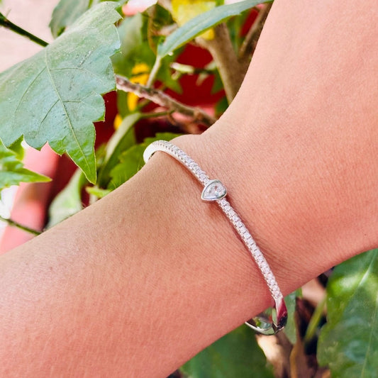 Timeless Teardrop Bracelet - The Aarna Jewels