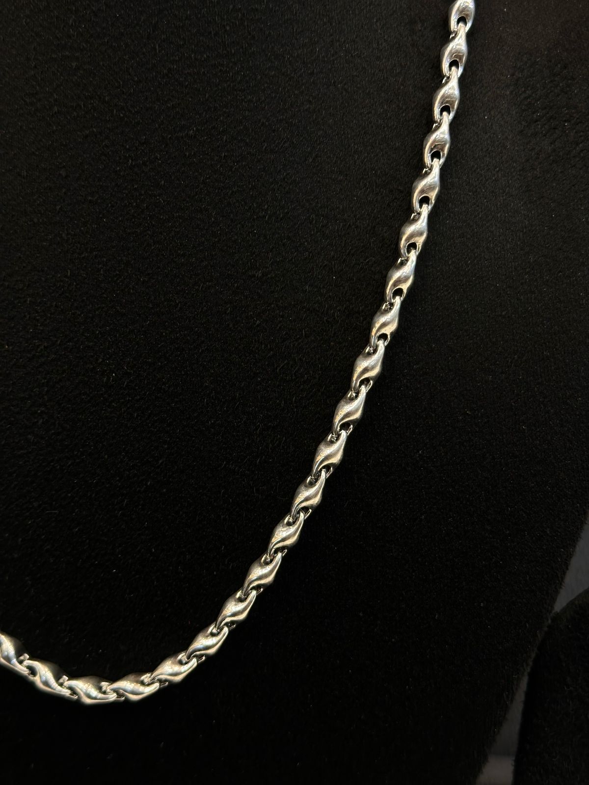 Whirlwind Chain - The Aarna Jewels